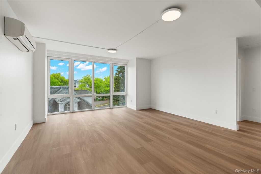 10 Lyon Place, Unit #400/4A, White Plains, NY 10601 - Photo 2 of 16