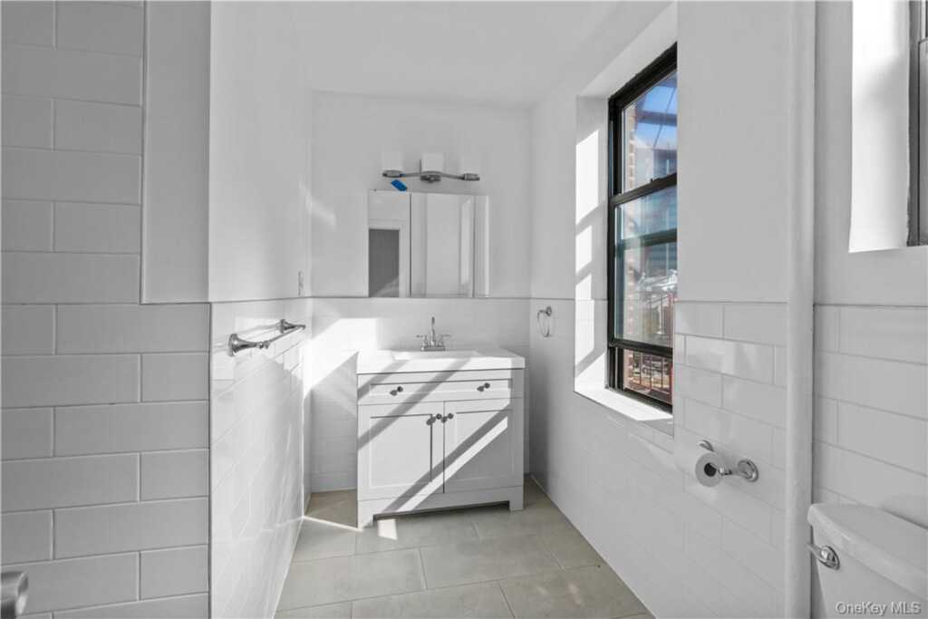 250 Martine Avenue, Unit #3F, White Plains, NY 10601 - Photo 12 of 24