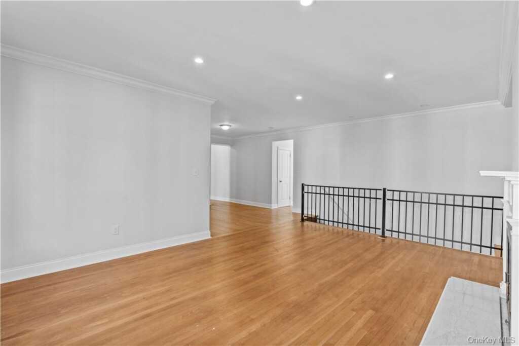 250 Martine Avenue, Unit #3F, White Plains, NY 10601 - Photo 8 of 24