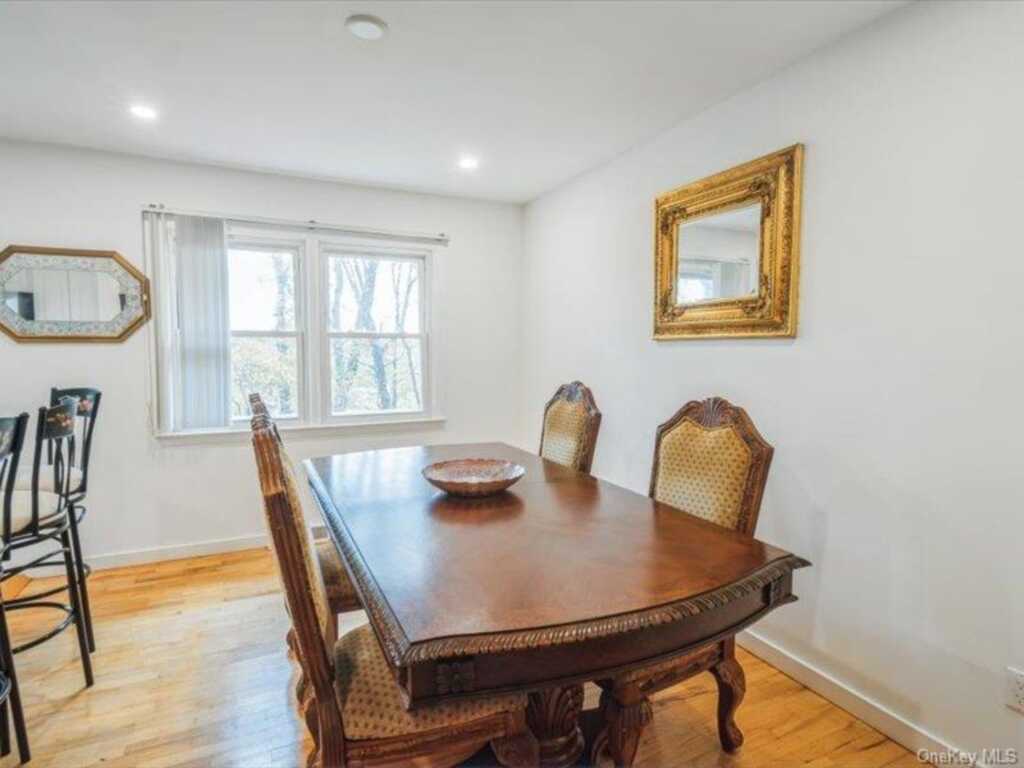 42 Mesa Place, Nanuet, NY 10954 - Photo 7 of 19