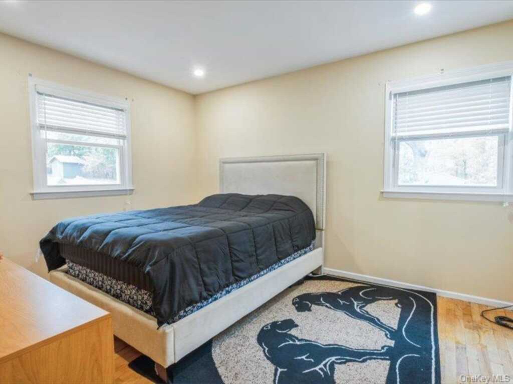 42 Mesa Place, Nanuet, NY 10954 - Photo 9 of 19