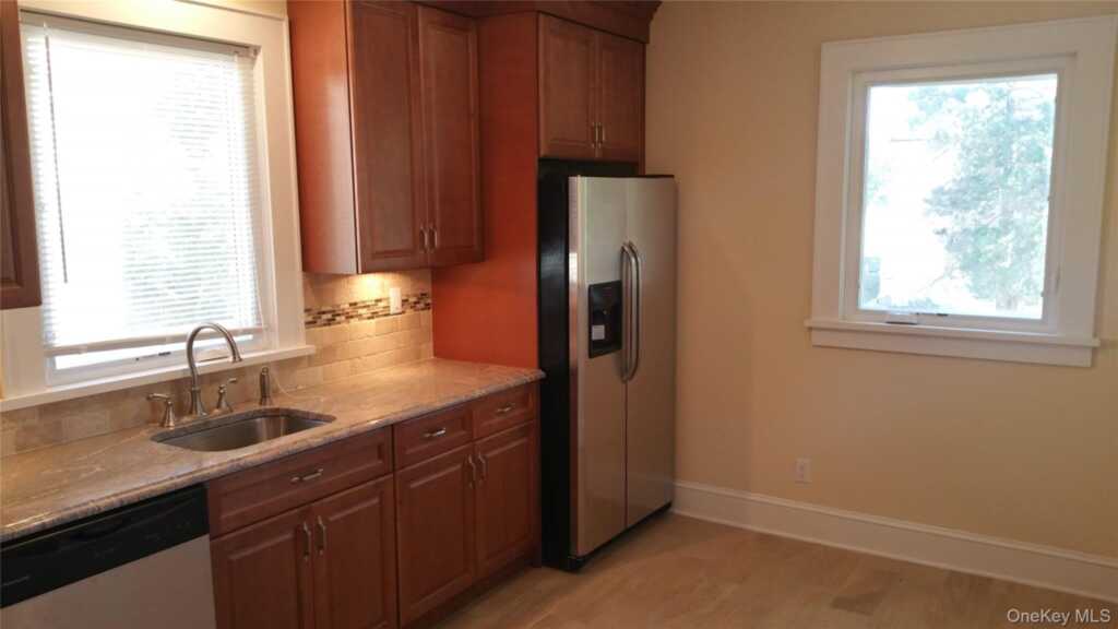 471 Webster Avenue, New Rochelle, NY 10801 - Photo 3 of 22