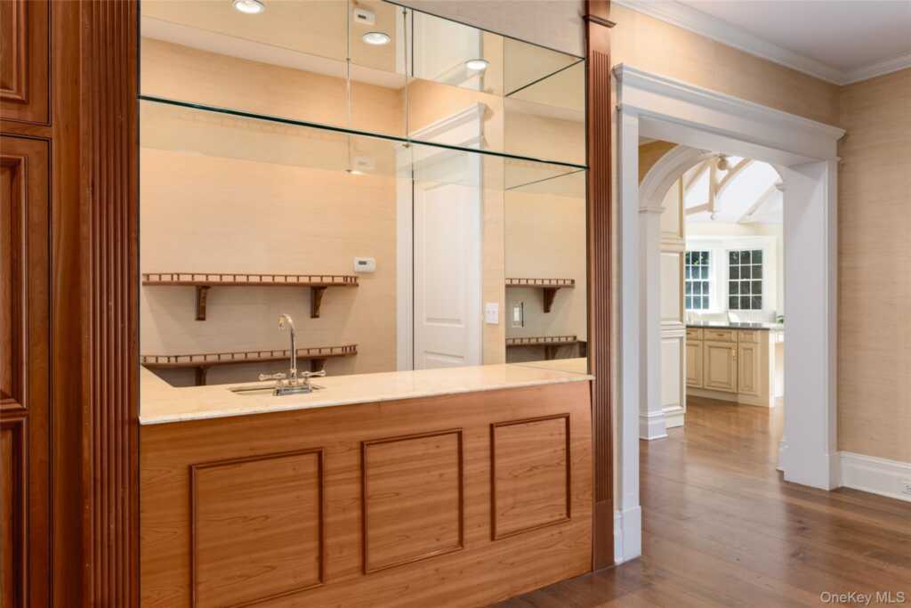 63 Premium Point, New Rochelle, NY 10801 - Photo 11 of 24