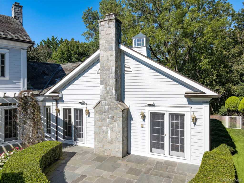 63 Premium Point, New Rochelle, NY 10801 - Photo 19 of 24