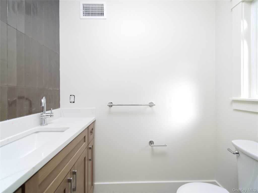 54 Lindbergh Avenue, Rye, NY 10580 - Photo 18 of 35