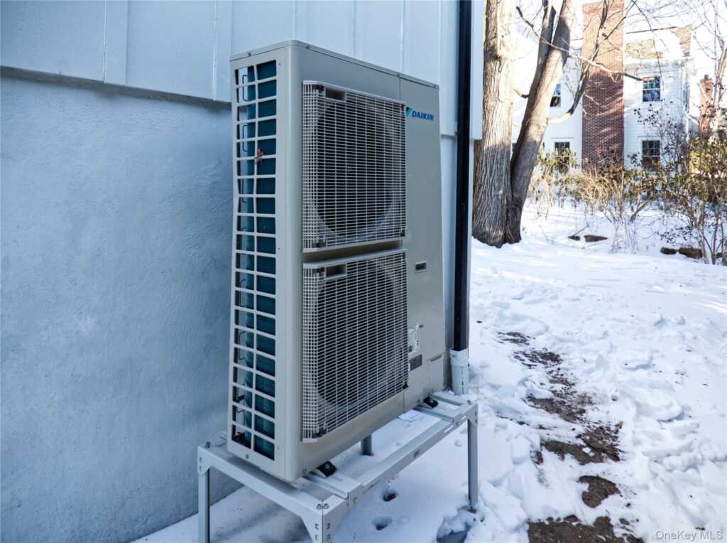 54 Lindbergh Avenue, Rye, NY 10580 - Photo 3 of 35