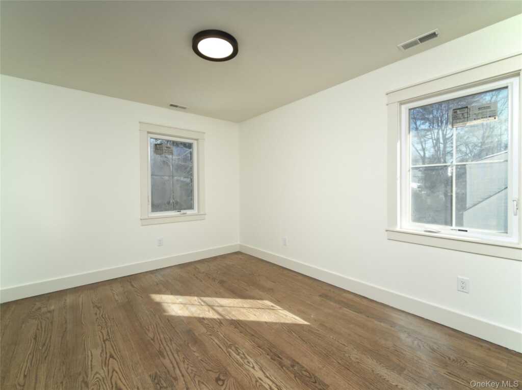 54 Lindbergh Avenue, Rye, NY 10580 - Photo 8 of 35