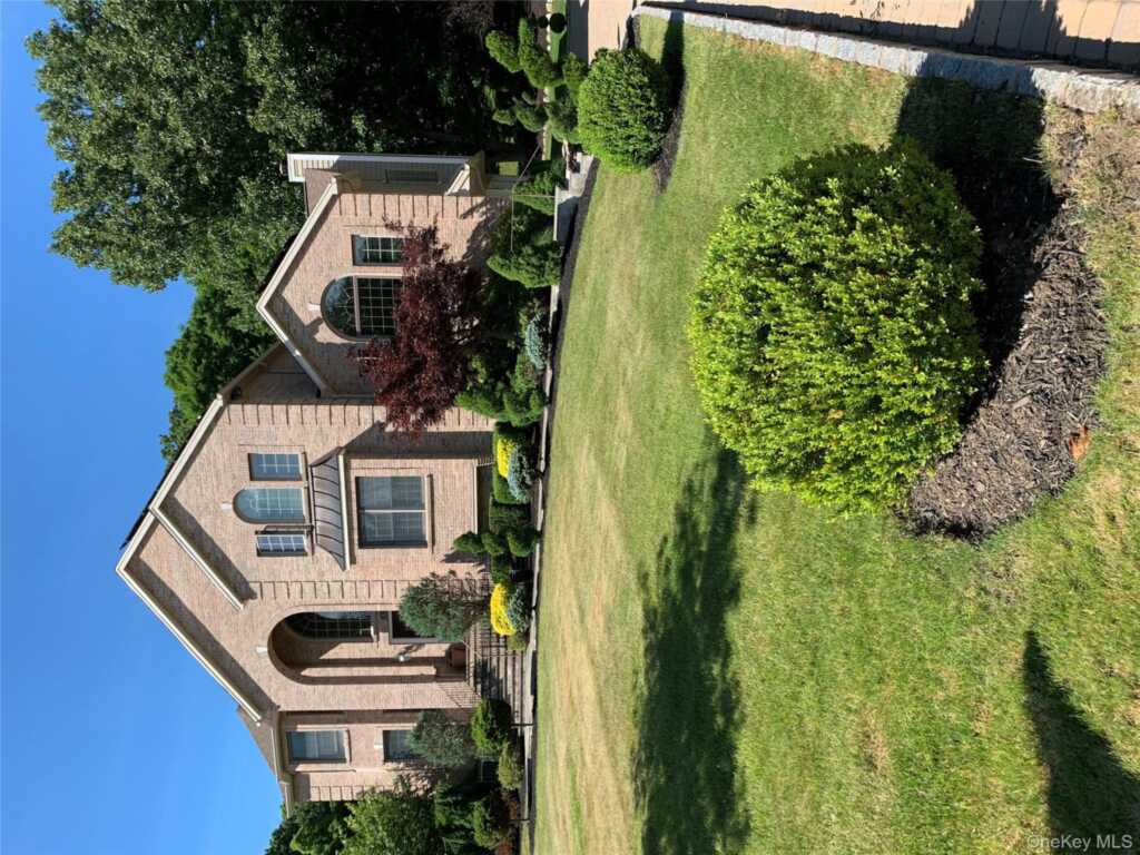 1 McCarthy Circle, Stony Point, NY 10980 - Photo 3 of 5