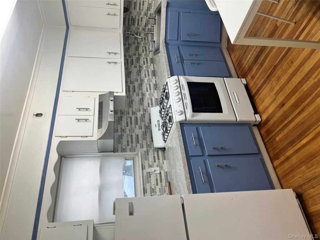 29 Pratt Street, Unit #2, New Rochelle, NY 10801 - Photo 2 of 12