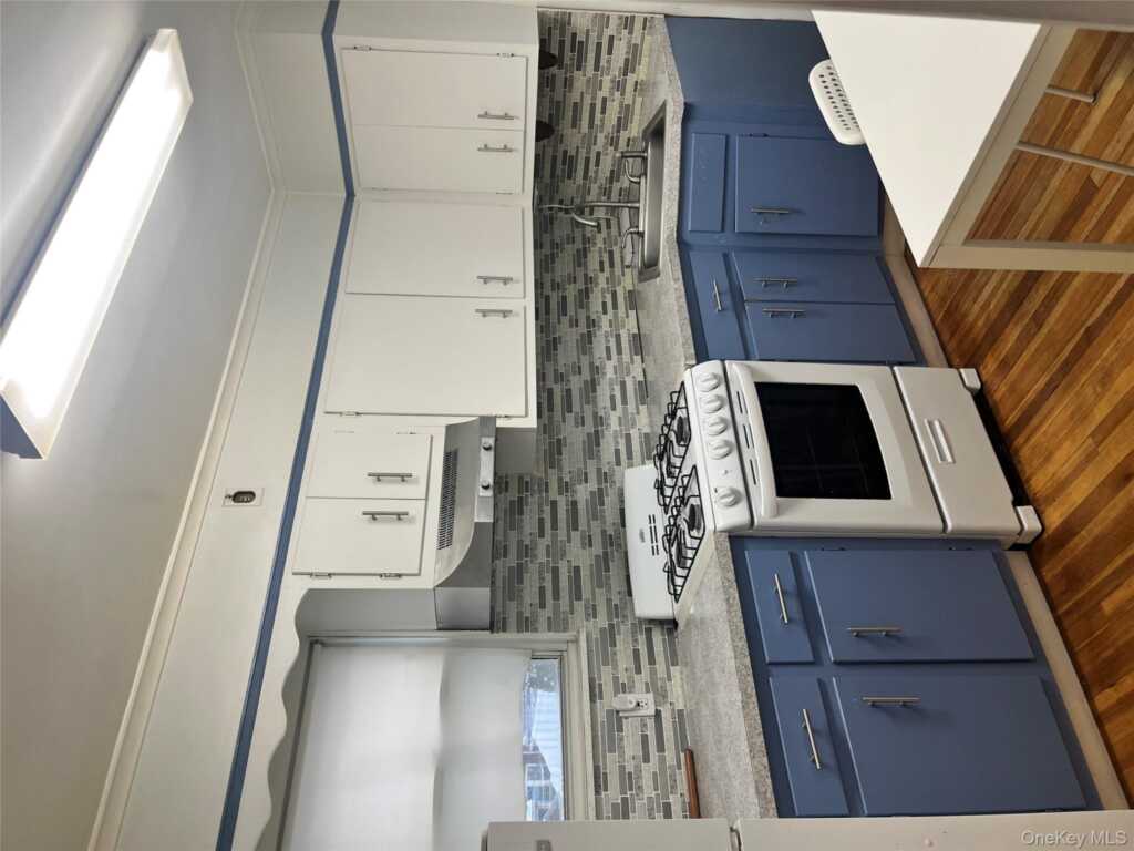 29 Pratt Street, Unit #2, New Rochelle, NY 10801 - Photo 4 of 12