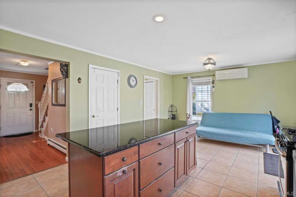 102 Clinton Street, White Plains, NY 10603 - Photo 12 of 34