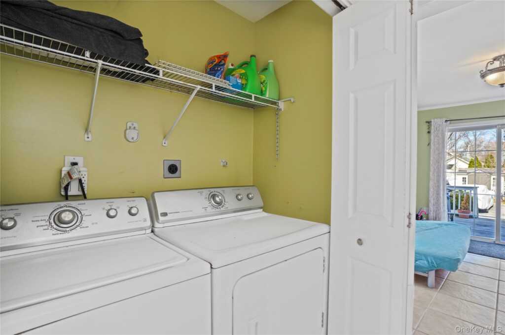 102 Clinton Street, White Plains, NY 10603 - Photo 17 of 34