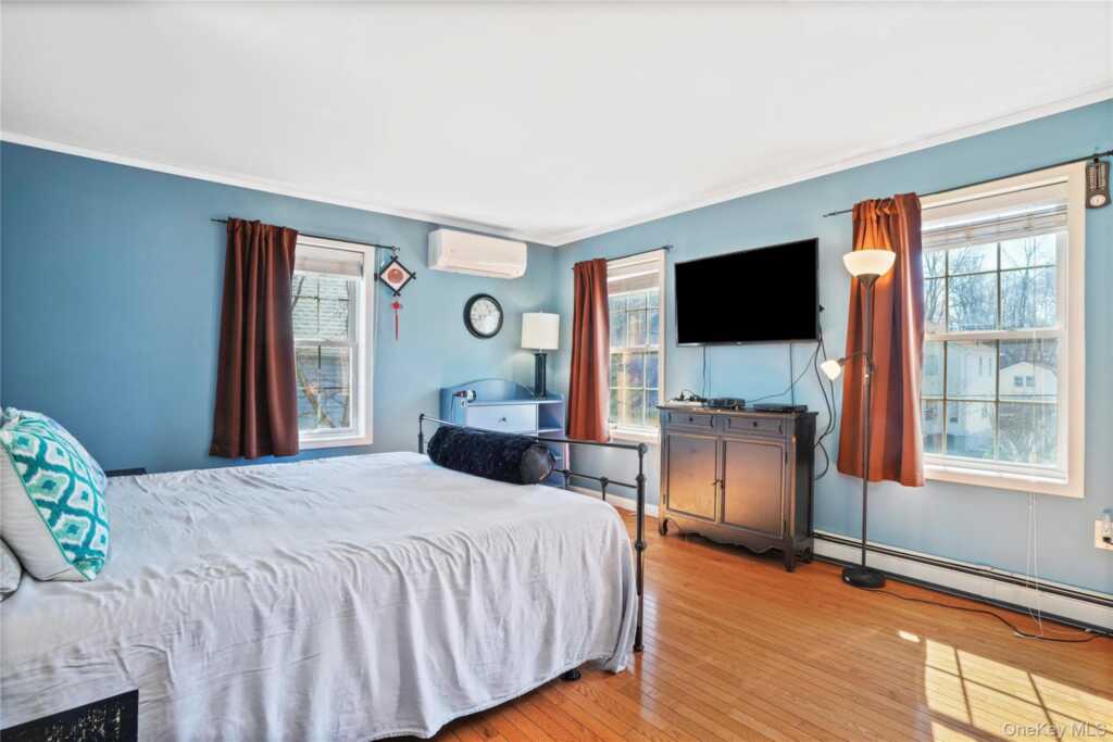 102 Clinton Street, White Plains, NY 10603 - Photo 23 of 34