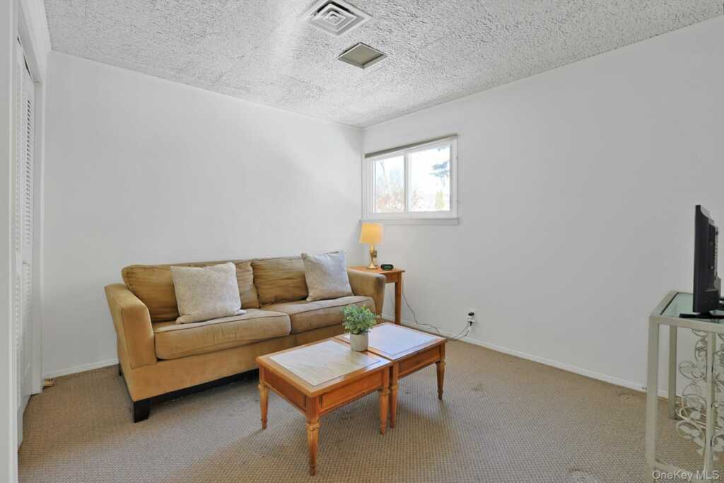 32 Lambert Lane, New Rochelle, NY 10804 - Photo 13 of 28