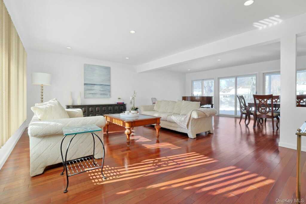 32 Lambert Lane, New Rochelle, NY 10804 - Photo 2 of 28