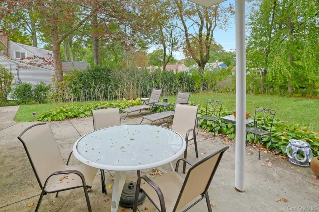 32 Lambert Lane, New Rochelle, NY 10804 - Photo 23 of 28