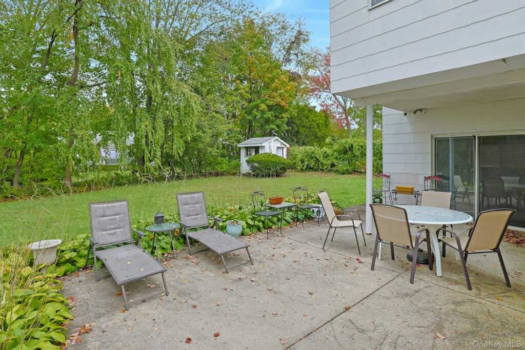 32 Lambert Lane, New Rochelle, NY 10804 - Photo 24 of 28