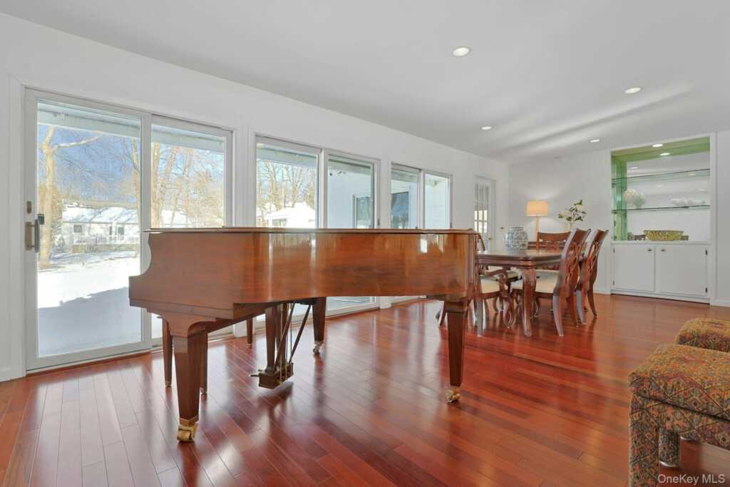 32 Lambert Lane, New Rochelle, NY 10804 - Photo 6 of 28