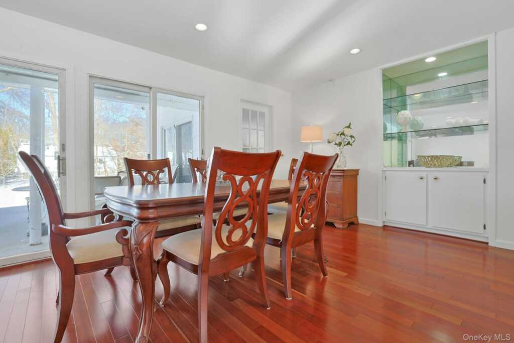 32 Lambert Lane, New Rochelle, NY 10804 - Photo 7 of 28