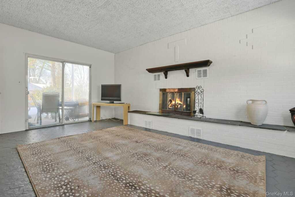 32 Lambert Lane, New Rochelle, NY 10804 - Photo 8 of 28