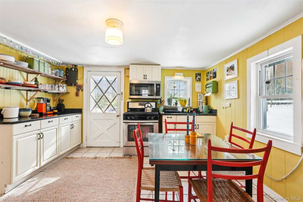 422 N Midland Avenue, Nyack, NY 10960 - Photo 14 of 39