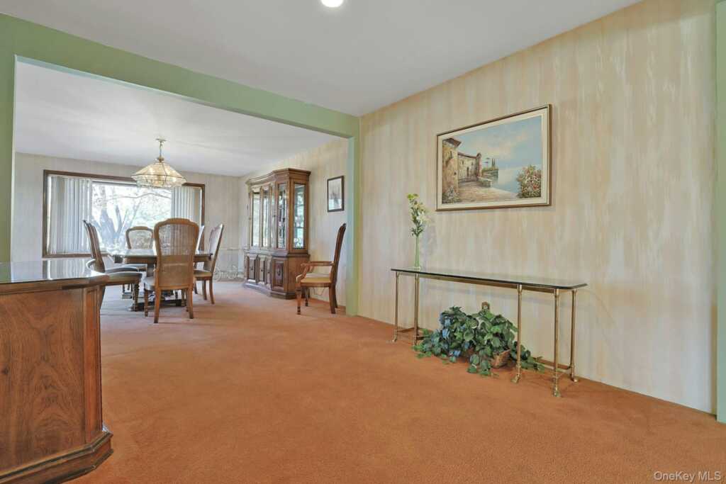 25 Tennyson Drive, Nanuet, NY 10954 - Photo 13 of 35