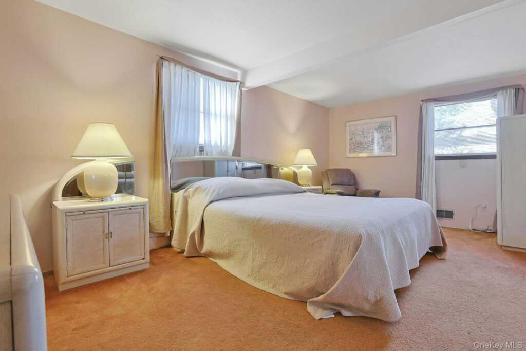 25 Tennyson Drive, Nanuet, NY 10954 - Photo 16 of 35