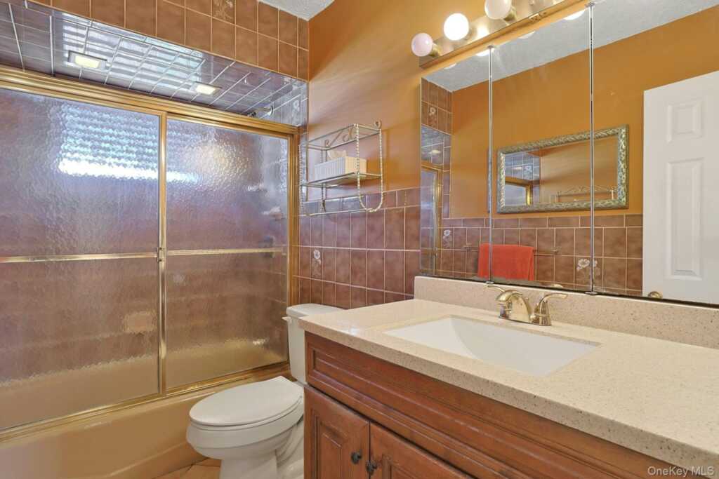 25 Tennyson Drive, Nanuet, NY 10954 - Photo 17 of 35