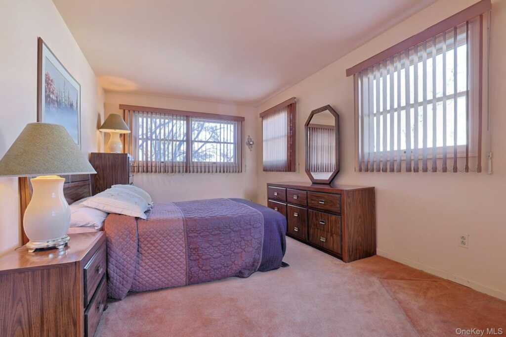 25 Tennyson Drive, Nanuet, NY 10954 - Photo 20 of 35