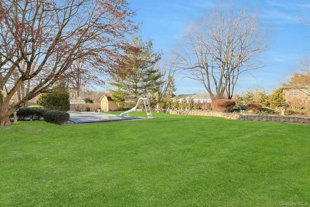 25 Tennyson Drive, Nanuet, NY 10954 - Photo 6 of 35
