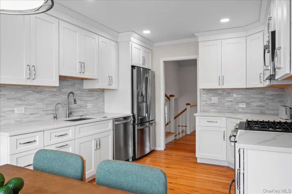 1079 Weaver Street, New Rochelle, NY 10804 - Photo 15 of 41