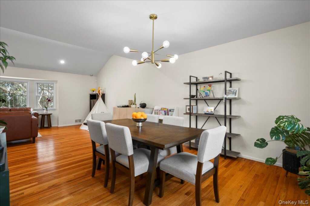 1079 Weaver Street, New Rochelle, NY 10804 - Photo 17 of 41