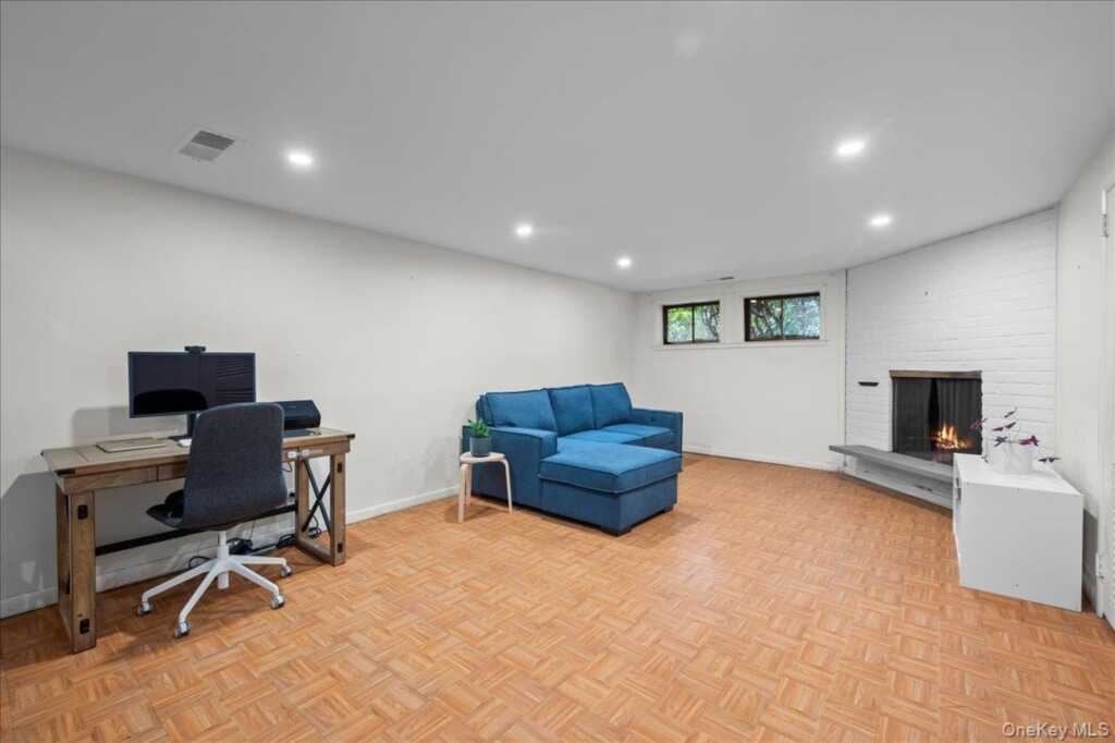 1079 Weaver Street, New Rochelle, NY 10804 - Photo 30 of 41