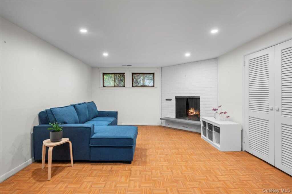 1079 Weaver Street, New Rochelle, NY 10804 - Photo 31 of 41