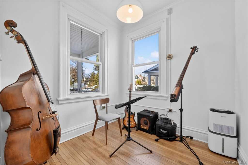 152 Sutton Manor Road, New Rochelle, NY 10801 - Photo 20 of 49