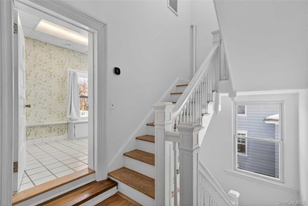 152 Sutton Manor Road, New Rochelle, NY 10801 - Photo 31 of 49