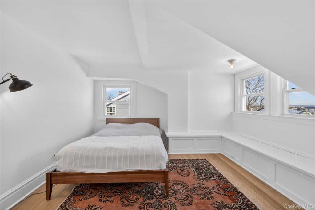 152 Sutton Manor Road, New Rochelle, NY 10801 - Photo 33 of 49