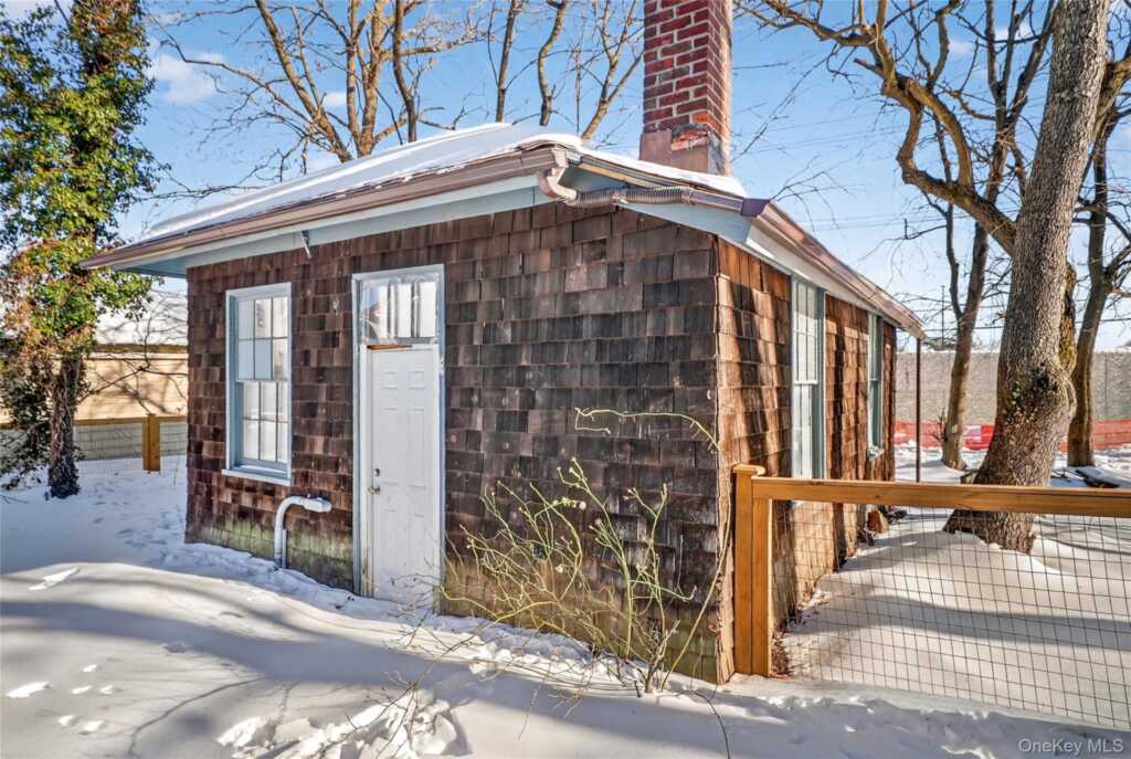 152 Sutton Manor Road, New Rochelle, NY 10801 - Photo 40 of 49