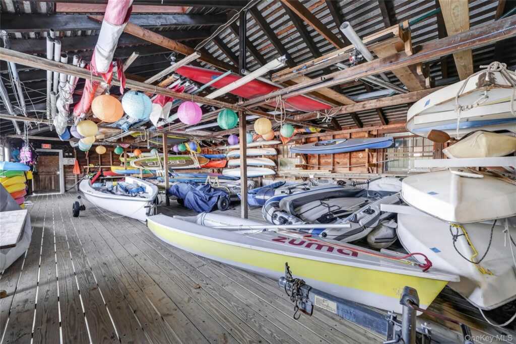 152 Sutton Manor Road, New Rochelle, NY 10801 - Photo 42 of 49