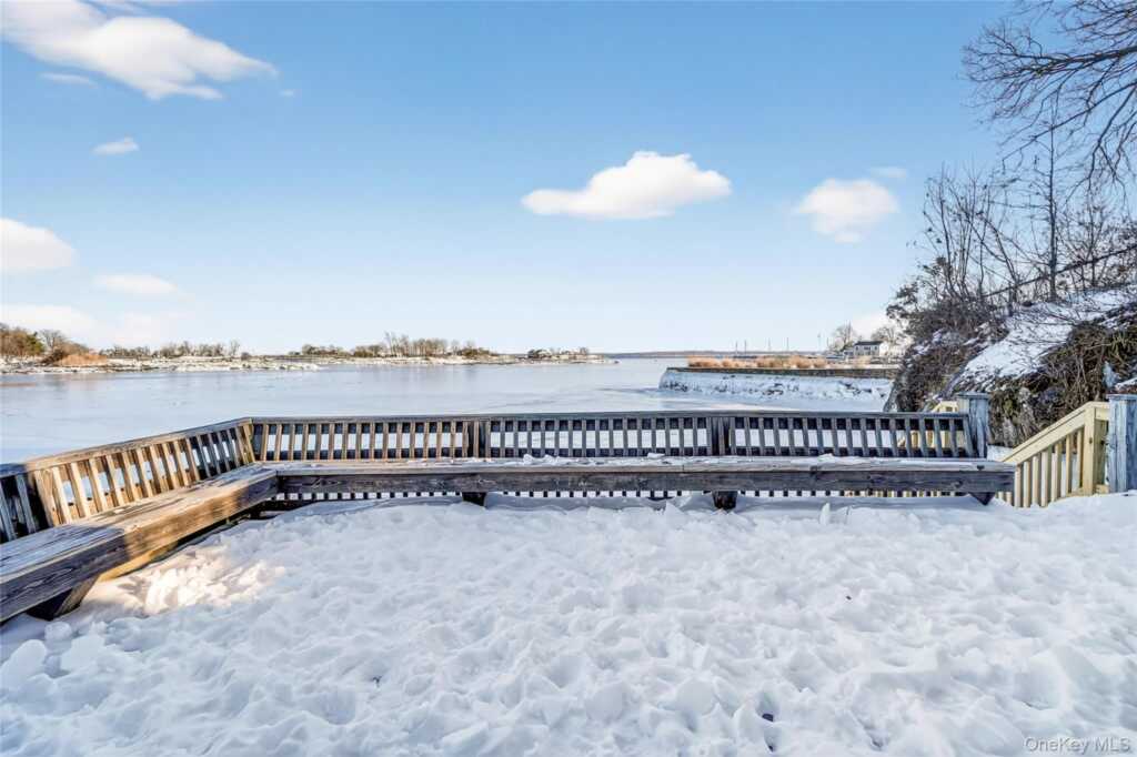 152 Sutton Manor Road, New Rochelle, NY 10801 - Photo 44 of 49