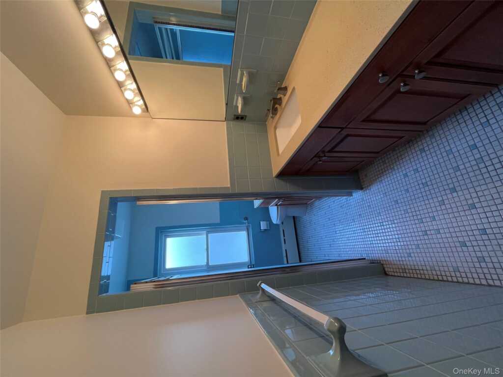 72 Bowman Avenue, Rye, NY 10573 - Photo 17 of 18