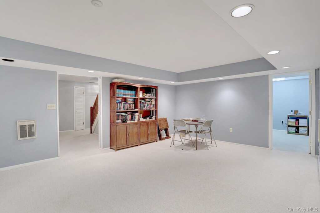 44 Washington Circle, New City, NY 10956 - Photo 24 of 32