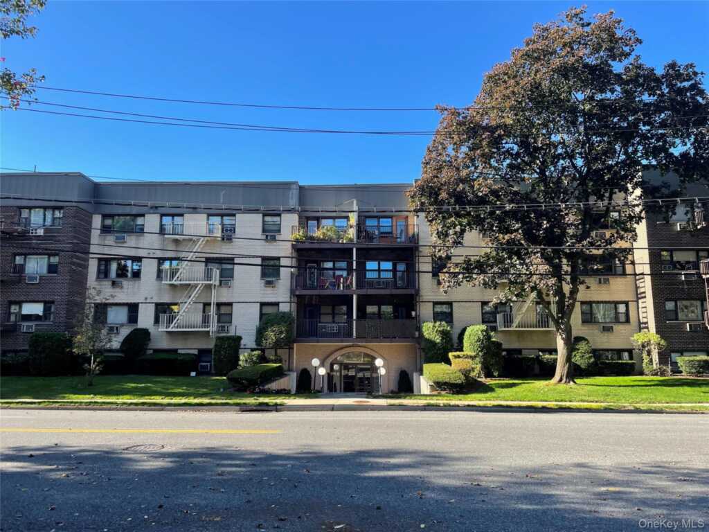 2261 Palmer Avenue, Unit #1F, New Rochelle, NY 10801