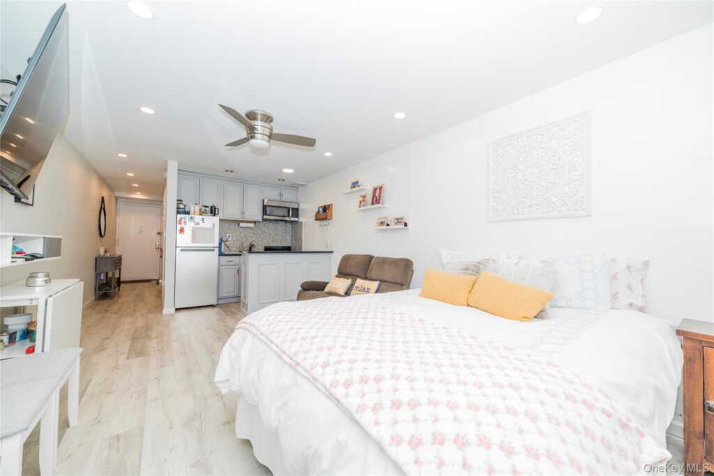 2261 Palmer Avenue, Unit #1F, New Rochelle, NY 10801 - Photo 4 of 14