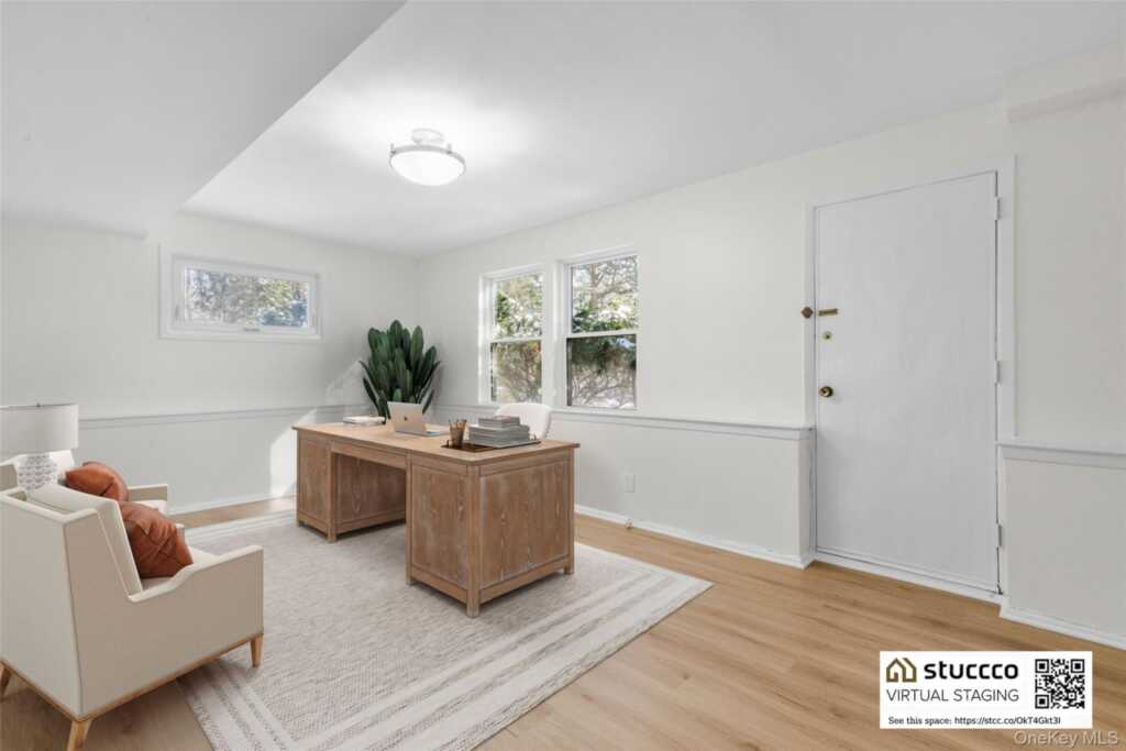 25 Wood Hollow Lane, New Rochelle, NY 10804 - Photo 19 of 28