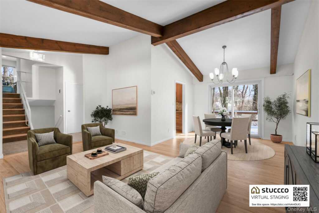 25 Wood Hollow Lane, New Rochelle, NY 10804 - Photo 2 of 28