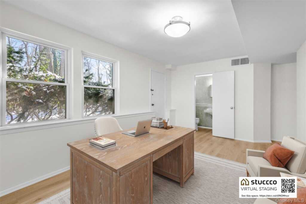 25 Wood Hollow Lane, New Rochelle, NY 10804 - Photo 20 of 28