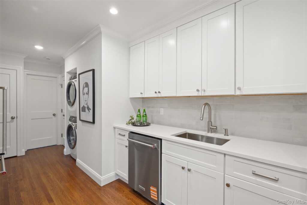 11 Orchard Avenue, Unit #3, Rye, NY 10580 - Photo 3 of 11