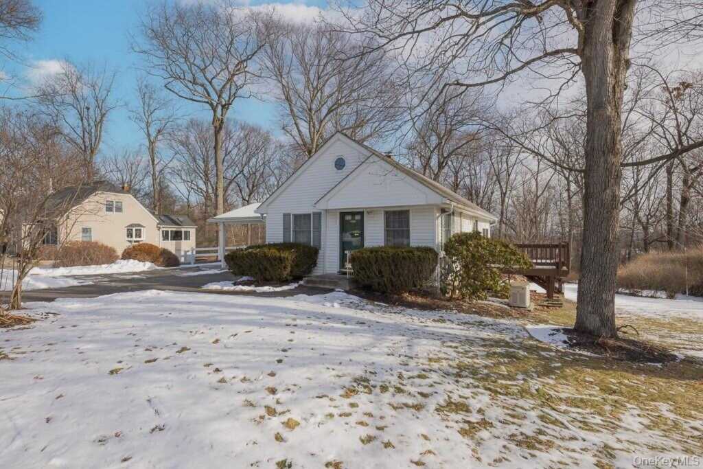 109 Gatto Lane, Pearl River, NY 10965 - Photo 3 of 26