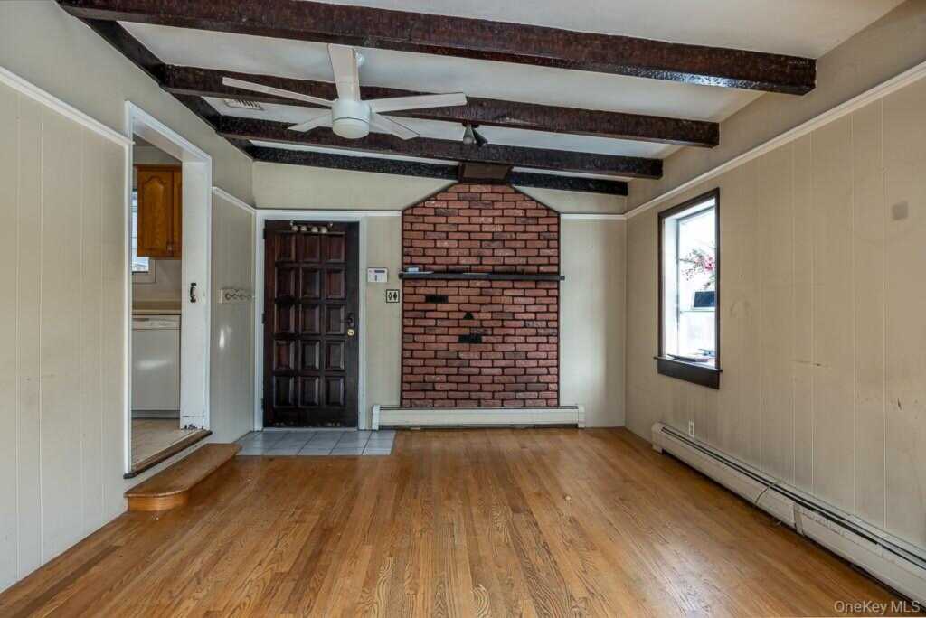 109 Gatto Lane, Pearl River, NY 10965 - Photo 7 of 26